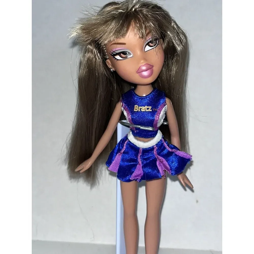 MGA Bratz Play Sportz Cheerleader Yasmin Doll Original Clothes & Shoes